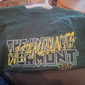 Boys T shirt size M (8) University of Vermont